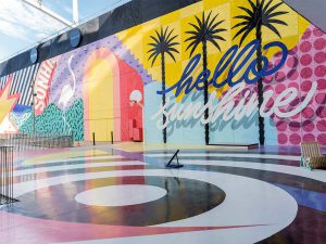 Nuevas experiencias de cliente en retail: arte y ocio para atraer nuevos públicos (The Hood mural)